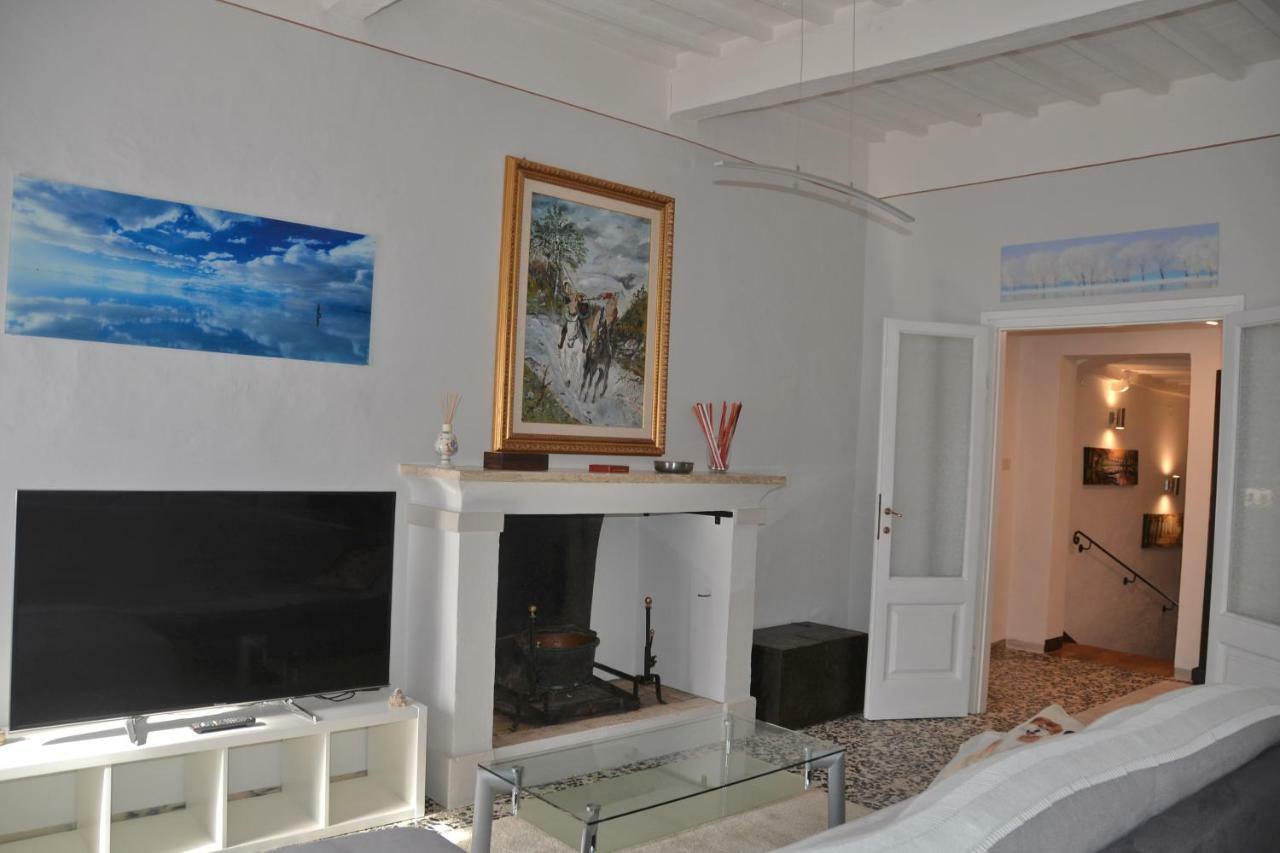 Вилла La Fraternita Montefollonico Экстерьер фото